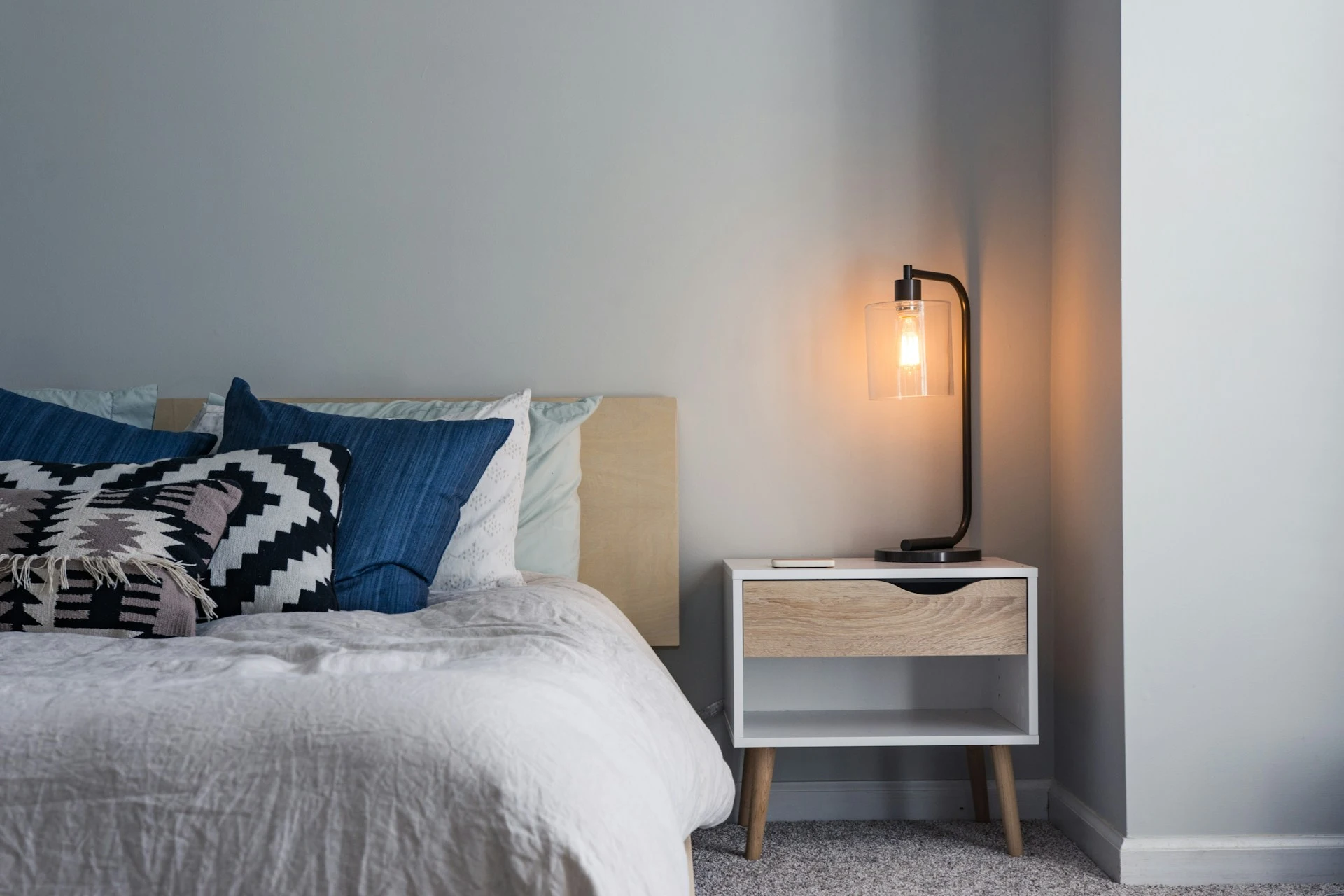 Suite principal con textiles de lino natural